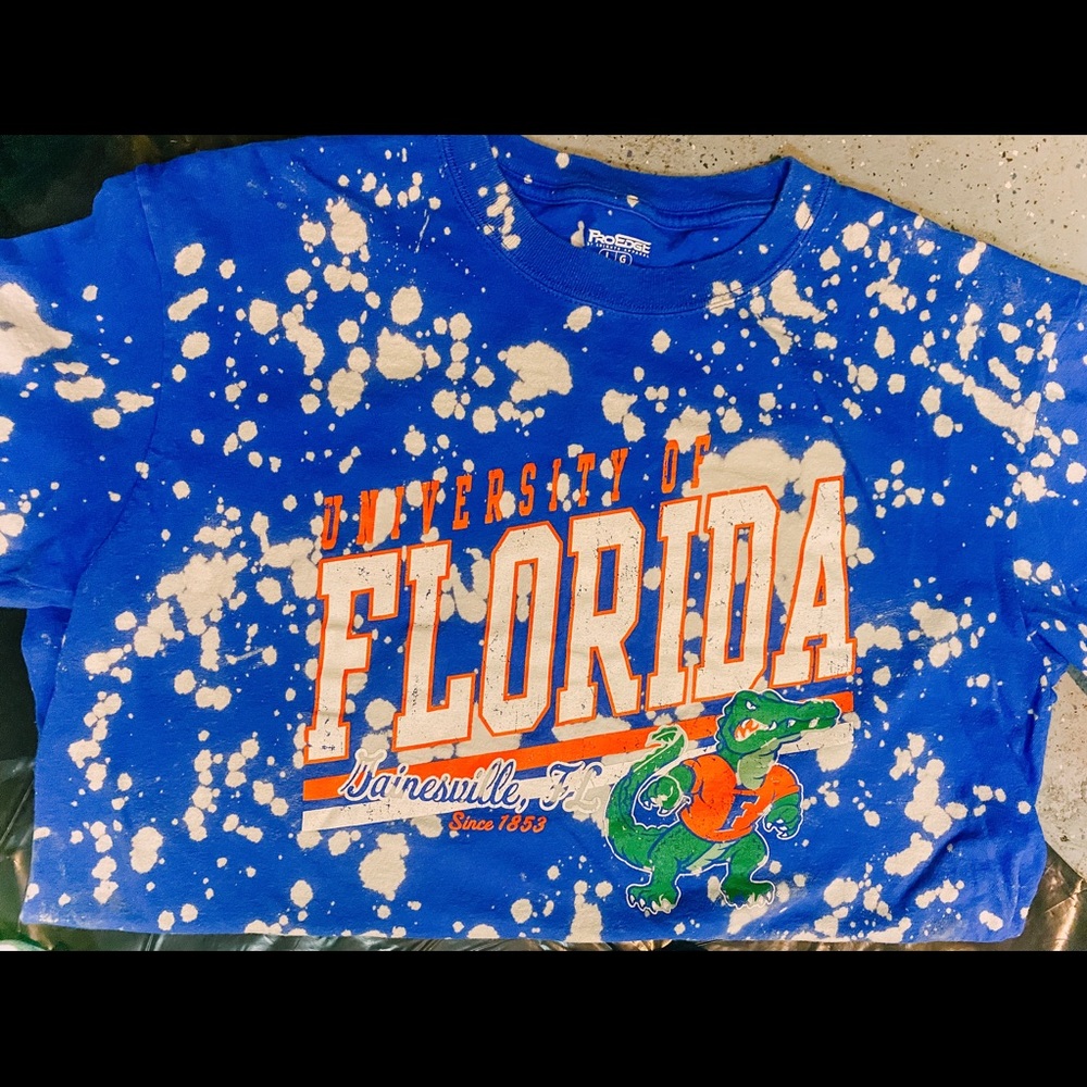 Bleached Florida gator tee